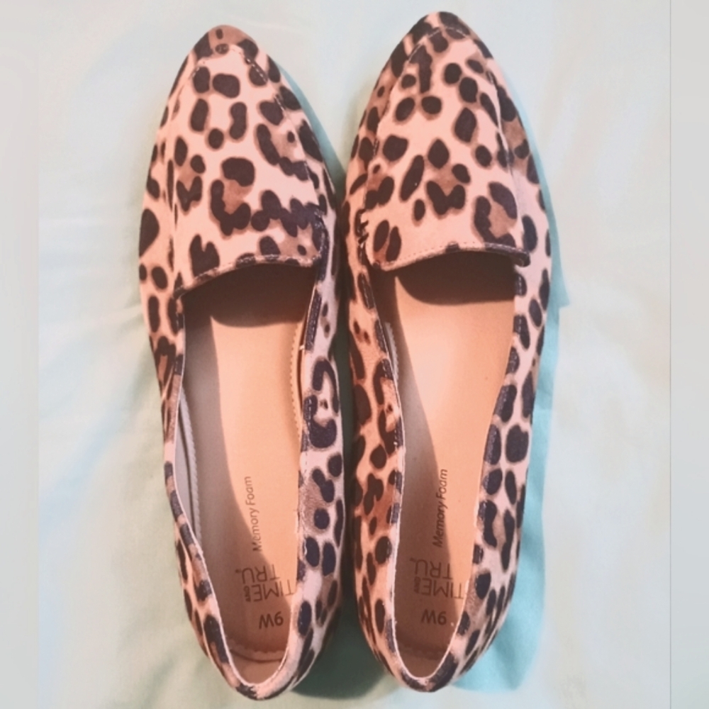 🤎 EUC Time and Tru Womens Tan Brown Camel Color Cheetah Print Flats Slide On 9